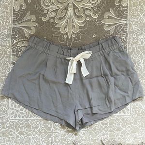 Aritzia Wilfred Flowy Shorts